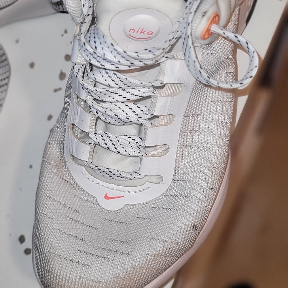 Nike Renew Serenity Run 'White Magic Ember' size 6 woman